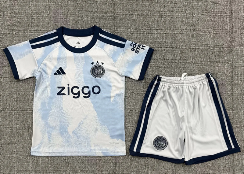 Niño_AJAX KID
