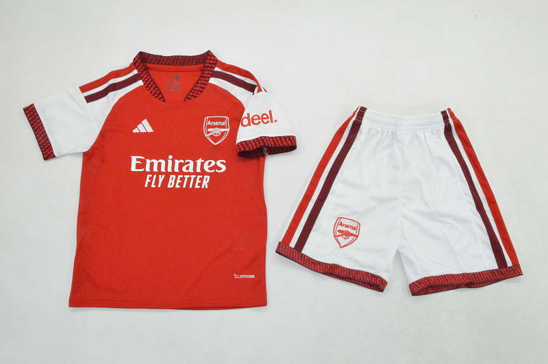 Niño_Arsenal 26-27 home kid