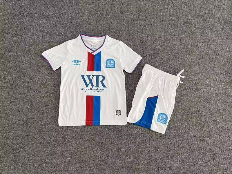 Niño_Blackburn 26-27 white third away kid