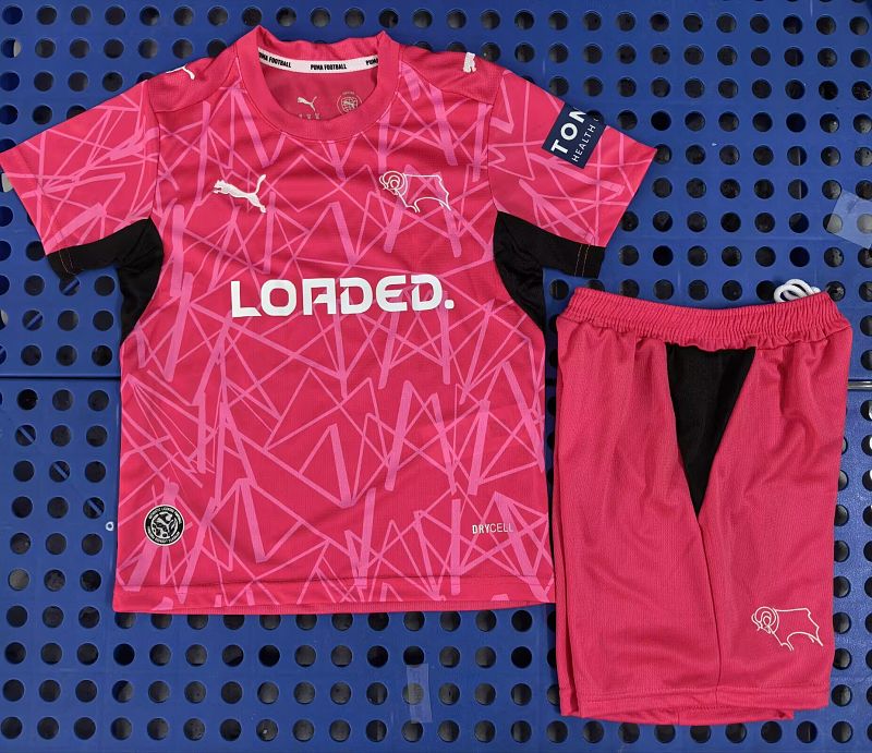 Niño_Derby county 26-27 away kid