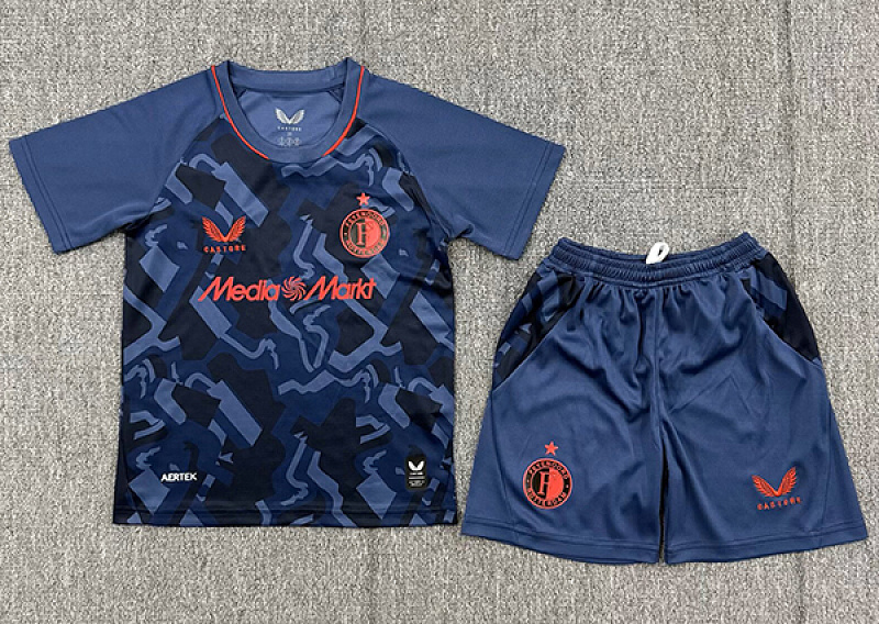 Niño_Feyenoord third kid 26-27