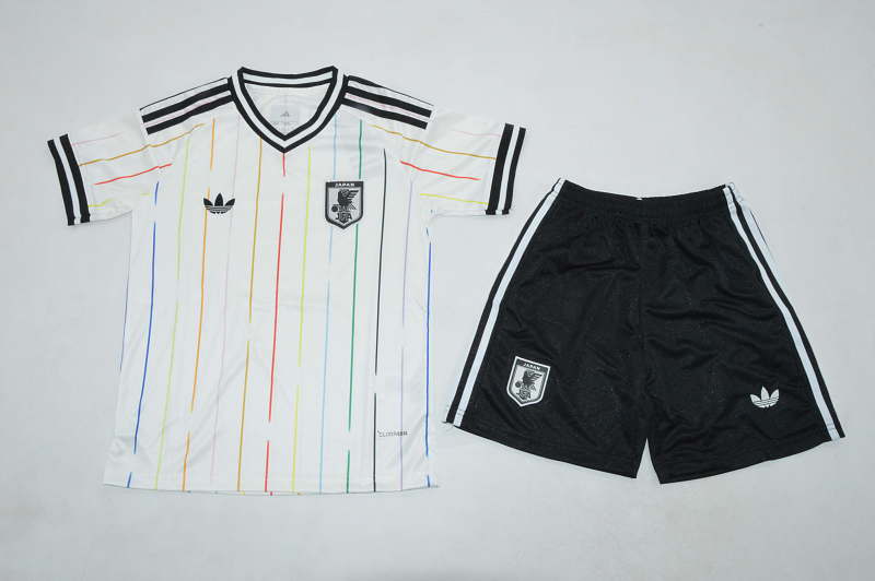 Niño_Japan 26 away kid