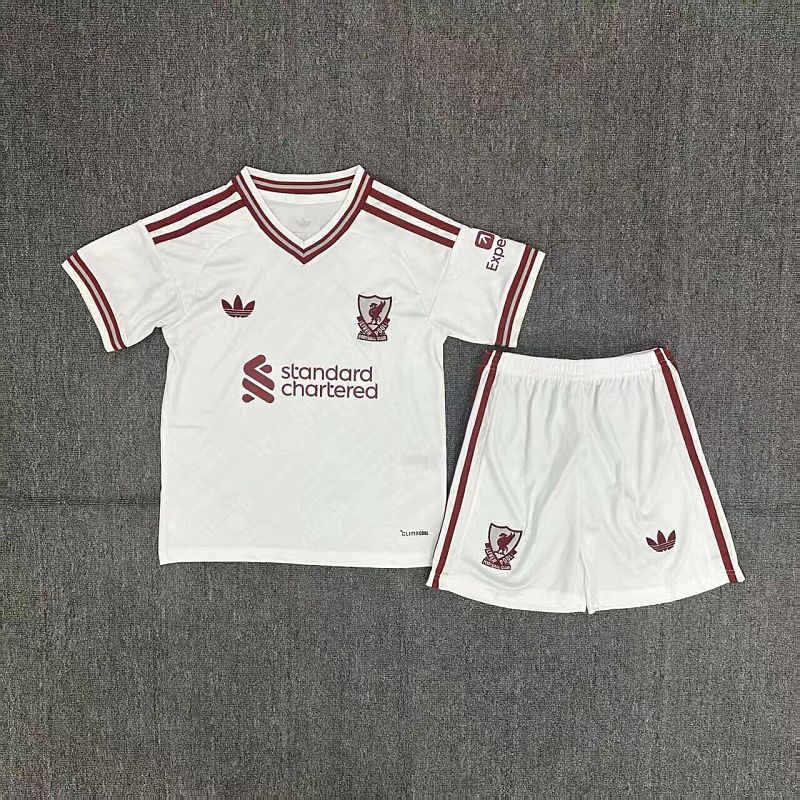 Niño_Lwp 26 white away kid