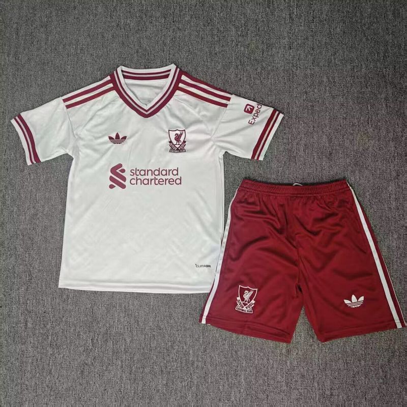 Niño_Lwp 26-27 white away kid