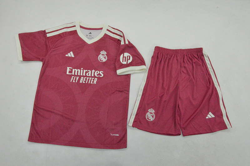 Niño_Madrid 26-27 third away kid