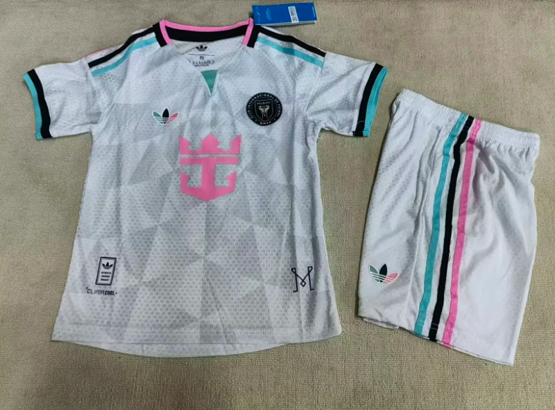 Niño_Miami 26-27 white third away kid kit player