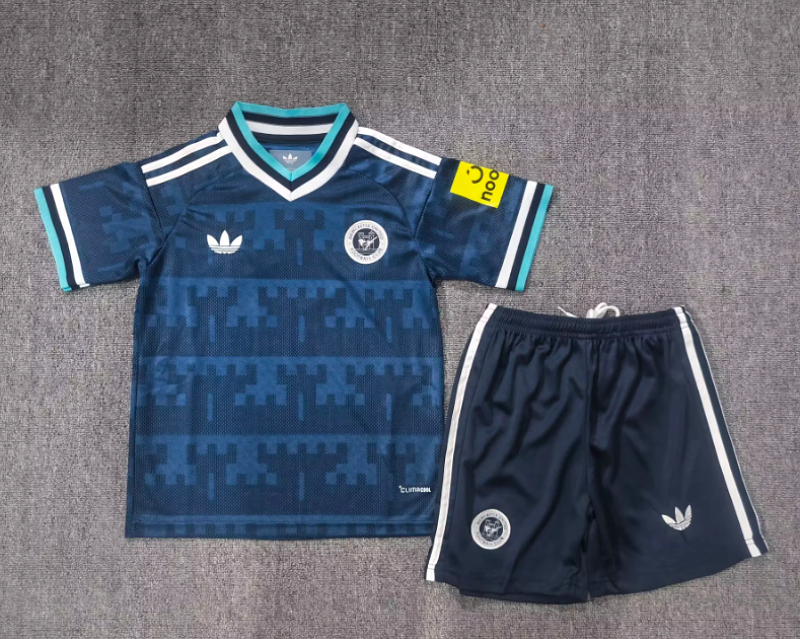Niño_Newcastle 26-27 away kid