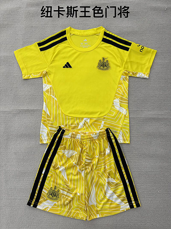 Niño_Newcastle yellow gk kid 26-27