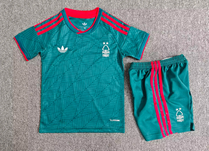 Niño_Nottingham Forest 26-27 away kid
