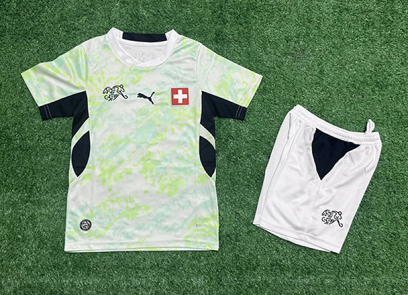 Niño_Switzerland away kid 26-27