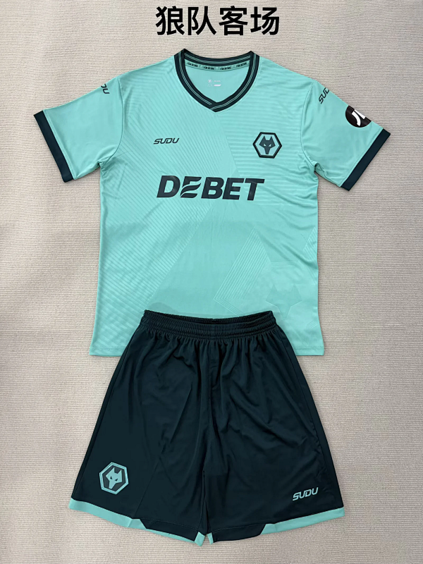 Niño_kids kit 25-26 Wolverhampton Wanderers away soccer